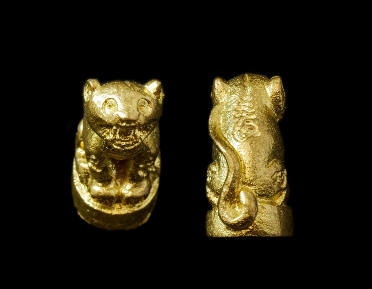 15Oct24 (7)3.jpg - เสือจิ๋วหลวงพ่อเพี้ยน อคฺคธมฺโม(พระครูวิมลสมณวัตร) วัดเกริ่นกฐิน อ.บ้านหมี่ จ.ลพบุรี รุ่น 6 ปี2557 เนื้อทองทิพย์ ทองระฆัง พระเก่าสวย มวลสารดี พิธีเข้ม [..] | https://kamulet.in.th